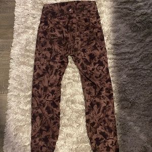 Lululemon in movement tight Sz 6